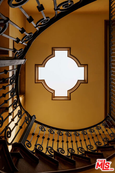 https://media.crmls.org/mediaz/82532819-7ab0-4f91-a8c6-20435e35d49c.jpg?preset=X-Large