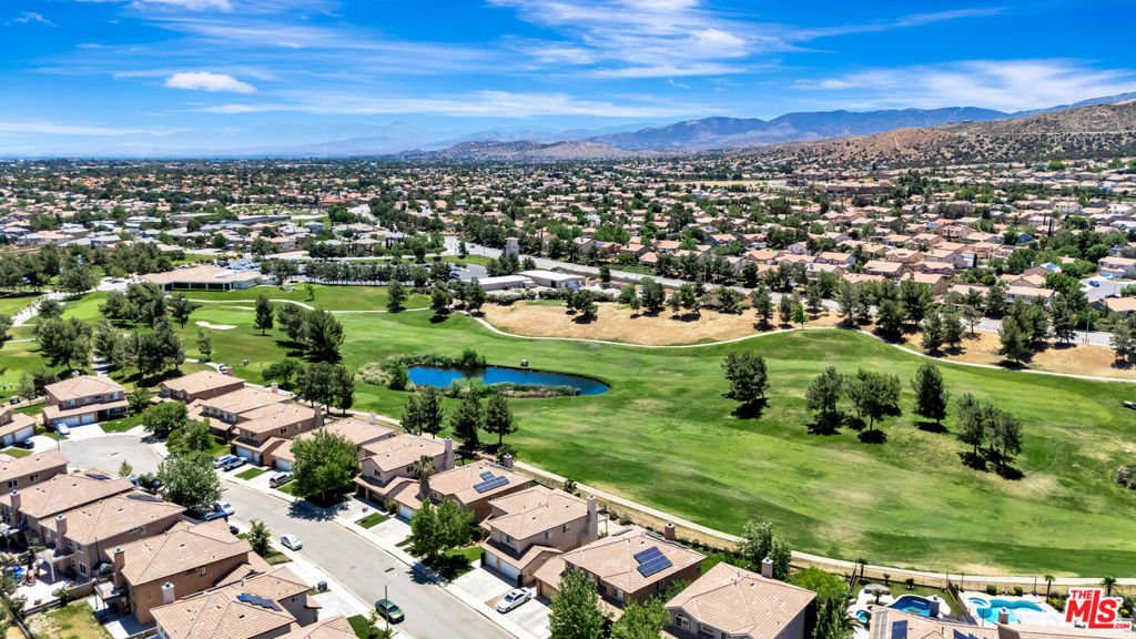 https://media.crmls.org/mediaz/82538be1-6542-4d73-acfb-79851d284a89.jpg?preset=X-Large