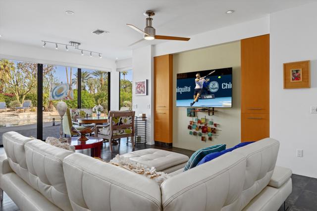 10 Clancy Lane S, Rancho Mirage, CA 92270