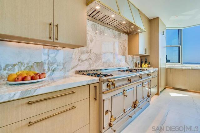 2500 6th Ave, San Diego CA: https://media.crmls.org/mediaz/8253b757-22ae-45df-9de3-01a79130b5d0.jpg