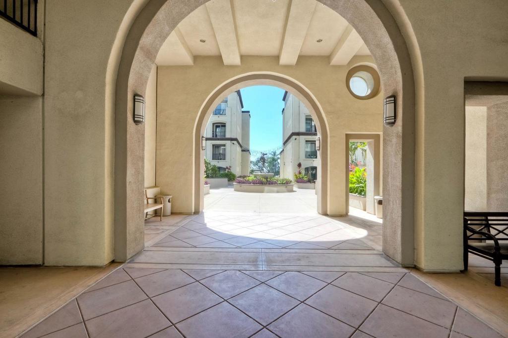 9253 Regents Road - photo 2
