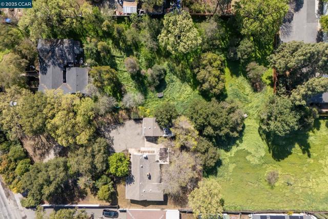 1561 Farm Bureau Rd, Concord CA: https://media.crmls.org/mediaz/8253e3dc-baf3-4f02-b377-61433a76d643.jpg