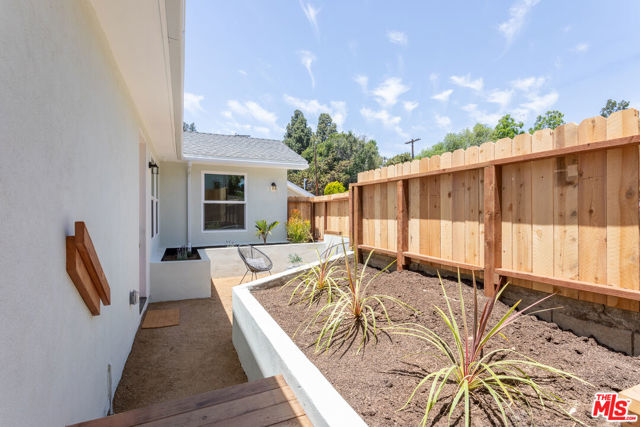 1878 Effie Street, Los Angeles, California 90026, 3 Bedrooms Bedrooms, ,1 BathroomBathrooms,Single Family Residence,For Sale,Effie,22165747