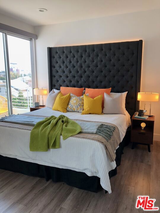 1101 S Harvard Boulevard, Los Angeles CA: https://media.crmls.org/mediaz/8254ae41-abbb-4615-897d-59111f7d8b59.jpg