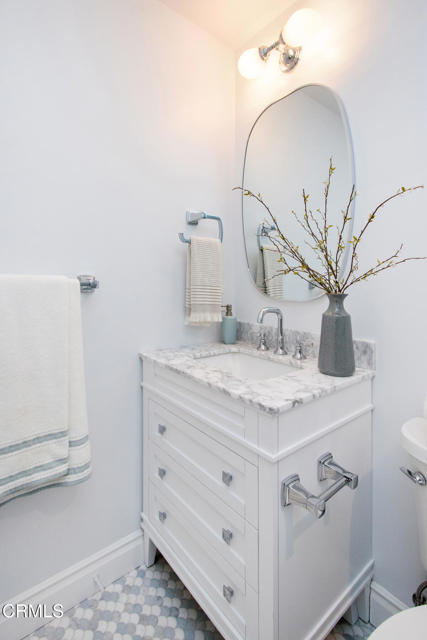 1036 S Madison Avenue, Pasadena CA: https://media.crmls.org/mediaz/8254b54e-4538-4ae3-93e1-65929c9b9980.jpg