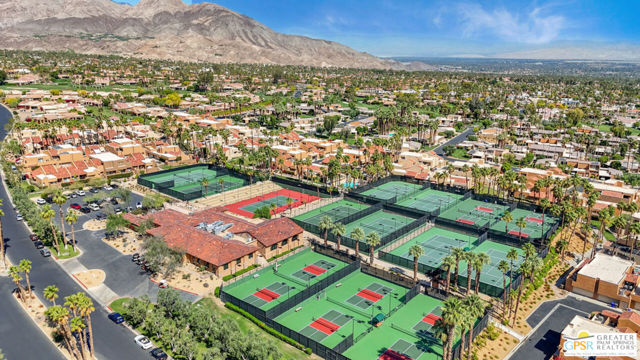 73283 Phoebe Court, Palm Desert CA: https://media.crmls.org/mediaz/8255ee61-5998-4c74-892a-e4b0b0811d39.jpg