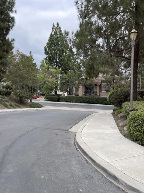 Image 23 of 28 For 11937 Tivoli Park Row  4