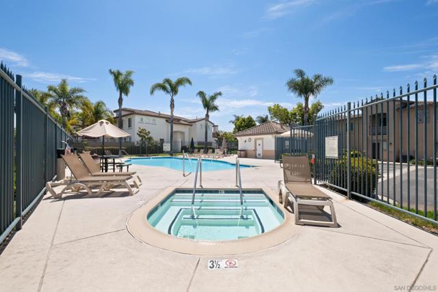 10960 Ivy Hill Dr, San Diego CA: https://media.crmls.org/mediaz/8256e036-e7fc-4d6f-bf00-9fcecca294c6.jpg