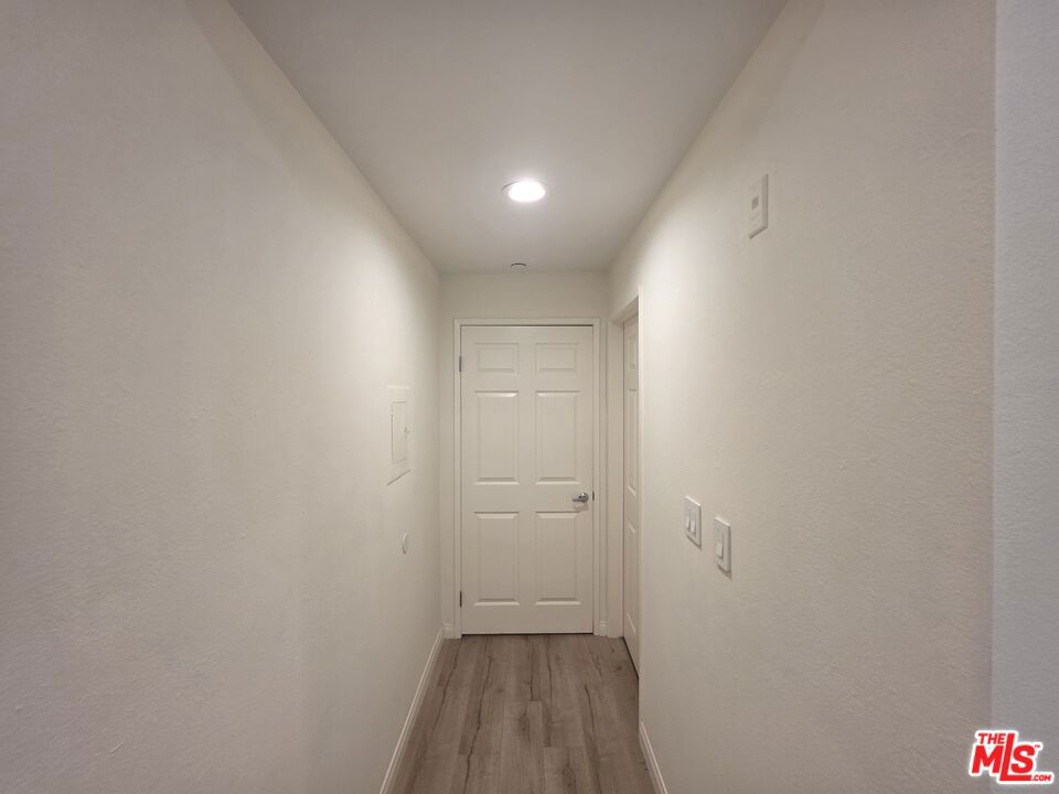 https://media.crmls.org/mediaz/825742e8-efad-448c-b9d1-29f20f59cf37.jpg?preset=X-Large