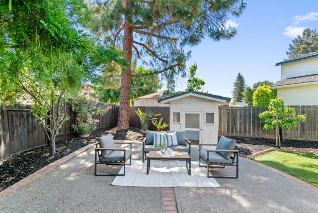 45490 Concho Court, Fremont CA: https://media.crmls.org/mediaz/82583a0a-8ff5-40b7-a777-cd594caf91a7.jpg