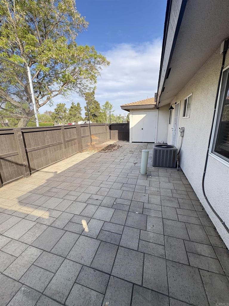 1295 Discovery St - photo 13