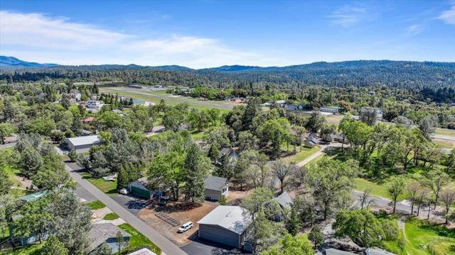 20944 Woodside Way, Groveland CA: https://media.crmls.org/mediaz/8258a590-fb21-4603-80af-b8f1cab7bc60.jpg