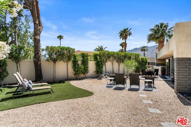 3072 Sunflower Circle, Palm Springs CA: https://media.crmls.org/mediaz/8258b3ea-b956-4ff7-857e-f7795d8e998a.jpg