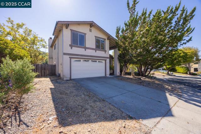 139 Thrush Ct, Hercules CA: https://media.crmls.org/mediaz/82590759-7a26-4b6e-ab65-942871780f8d.jpg