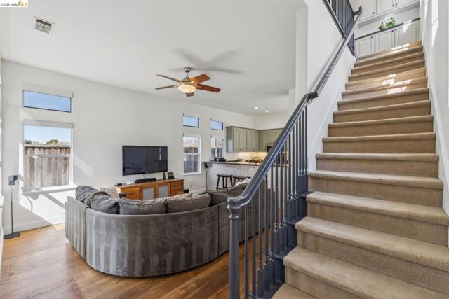 Image 23 of 49 For 548 Gabriel Ct