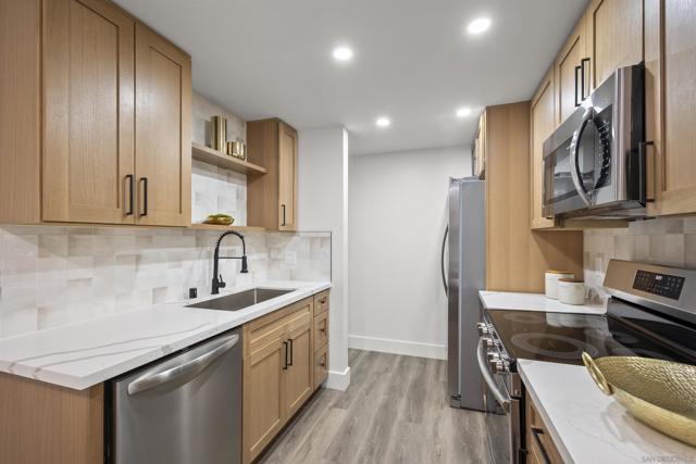 7836 Hummingbird Ln, San Diego CA: https://media.crmls.org/mediaz/82593f07-802f-488f-b0fd-0c9769bcbb3b.jpg