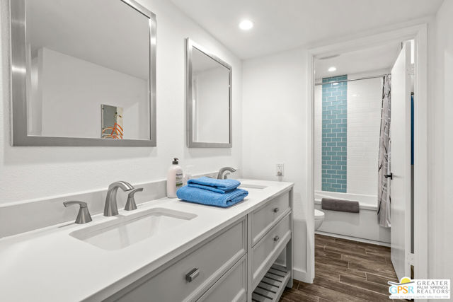 2180 S Palm Canyon Drive, Palm Springs CA: https://media.crmls.org/mediaz/825941e6-59f1-4914-aa82-bbb04ff805a6.jpg