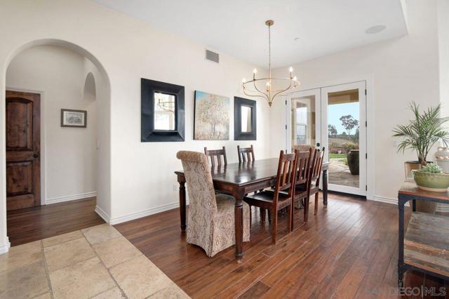 1460 Lauren Court, Encinitas CA: https://media.crmls.org/mediaz/825973f7-c39d-4b4c-b9d8-b2a60a6b8f75.jpg
