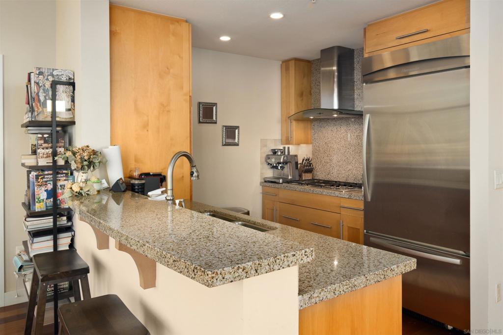 700 E St - photo 3