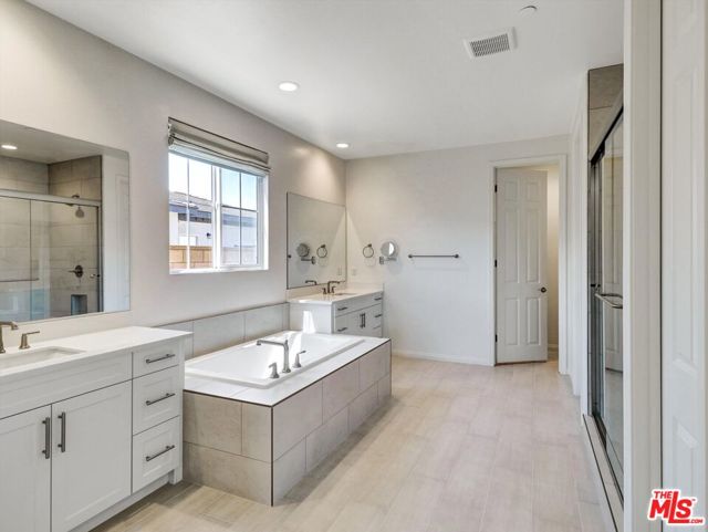 81921 Fiori Del Deserto Drive, La Quinta CA: https://media.crmls.org/mediaz/8259b580-f357-40bf-9888-35b0b2a9336a.jpg