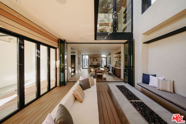 3440 Cattaraugus Avenue, Culver City CA: https://media.crmls.org/mediaz/8259ebb1-4218-47e3-9a04-fbece7a43ba8.jpg