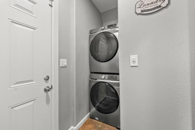 10191021 83rd Avenue, Oakland CA: https://media.crmls.org/mediaz/825a0696-69c6-4bcc-816b-d57dc6f50b9d.jpg