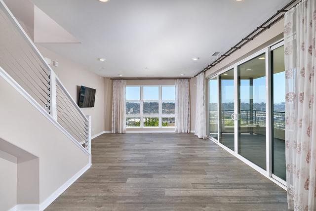2921 Via Alta Pl, San Diego CA: https://media.crmls.org/mediaz/825a43c9-15d6-40d3-ba5c-44b22d17e0a0.jpg