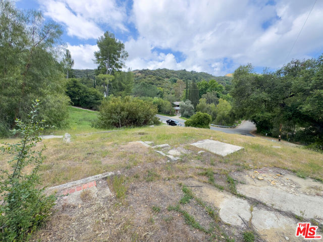 3330 Old Topanga Canyon Road, Topanga CA: https://media.crmls.org/mediaz/825a6d7b-0988-43cd-9785-a49c18ca5622.jpg