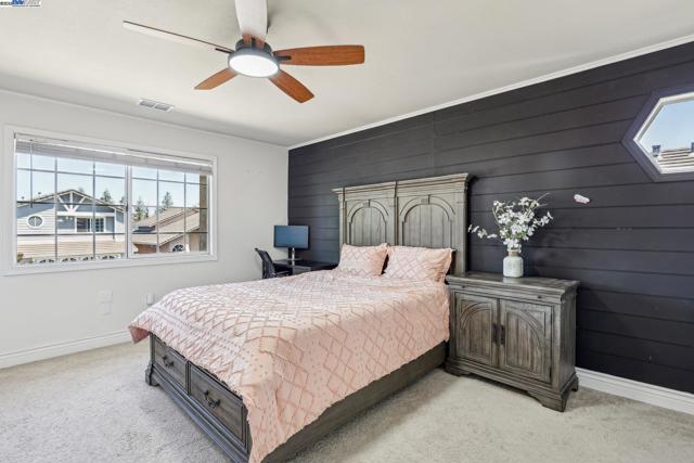 1060 Green Point Ct, Concord CA: https://media.crmls.org/mediaz/825a752f-1b18-4624-8ff1-627d9eb581b8.jpg