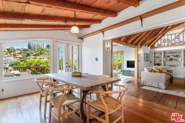3940 Davana Road, Sherman Oaks CA: https://media.crmls.org/mediaz/825a94d5-3e96-4772-b5e5-2428b3728451.jpg