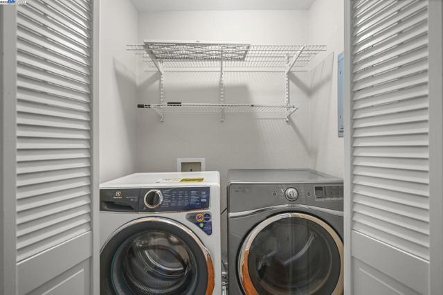 2175 Whyte Park Ave, Walnut Creek CA: https://media.crmls.org/mediaz/825aafc4-375c-485e-87f7-da54185c81e8.jpg