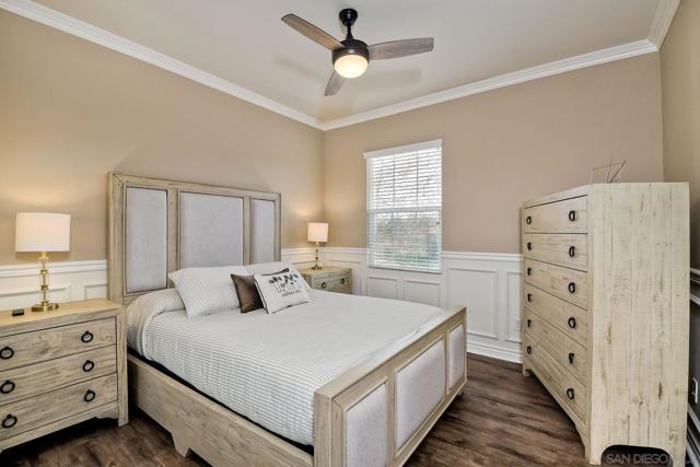 993 Hawthorne Creek Dr, Chula Vista CA: https://media.crmls.org/mediaz/825acd8e-5a9a-4c6b-957e-e229cace2595.jpg