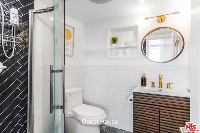 4017 Michigan Avenue, Los Angeles CA: https://media.crmls.org/mediaz/825b1e3a-b47c-4350-a398-02534a45e358.jpg