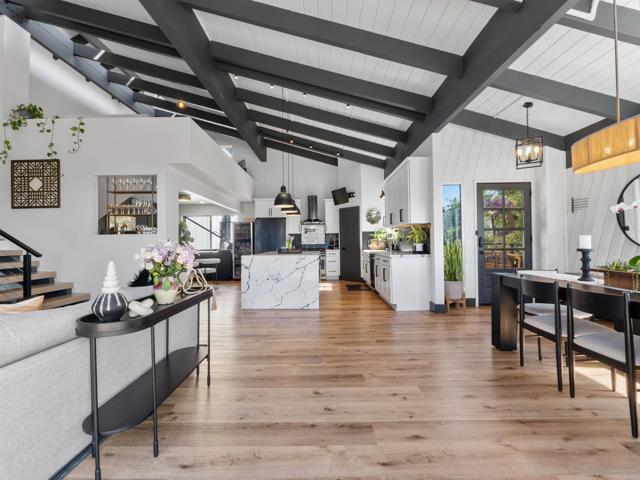 20790 Fortuna Del Norte, Escondido CA: https://media.crmls.org/mediaz/825b43a7-d3dc-4107-9a0f-0b968f887c18.jpg