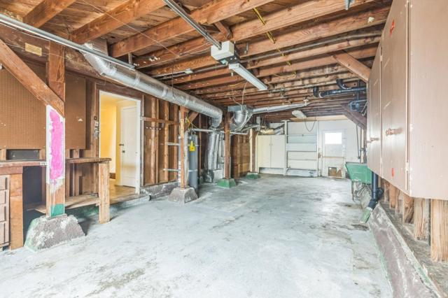 233 Village Way, South San Francisco CA: https://media.crmls.org/mediaz/825bdb33-5fdf-40ef-9af6-2d0456cb8d16.jpg