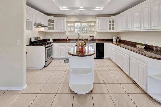 Image 21 of 49 For 2340 Mount Elena Way