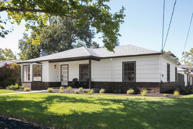 3208 McNutt, Walnut Creek CA: https://media.crmls.org/mediaz/825c7239-1d56-4a11-bebe-2bf16828252a.jpg