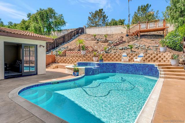 9068 Buckwheat St, San Diego CA: https://media.crmls.org/mediaz/825ca978-5d0c-421b-a38a-fcff5e550257.jpg