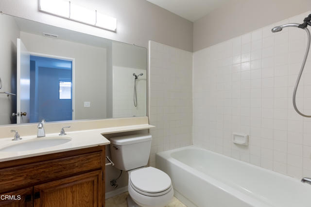 Detail Gallery Image 19 of 25 For 985 Hawthorne Ln, Ventura,  CA 93003 - 3 Beds | 3/1 Baths