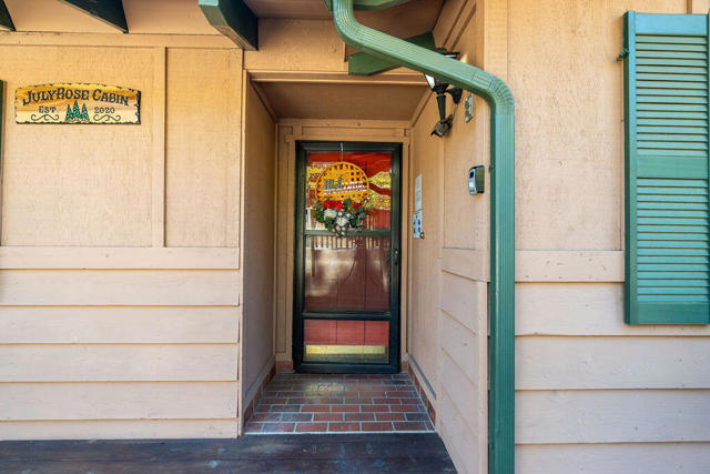 25580 Fir Street Street, Idyllwild CA: https://media.crmls.org/mediaz/825da595-b3b6-4e23-a8c0-09bf83bc5d26.jpg