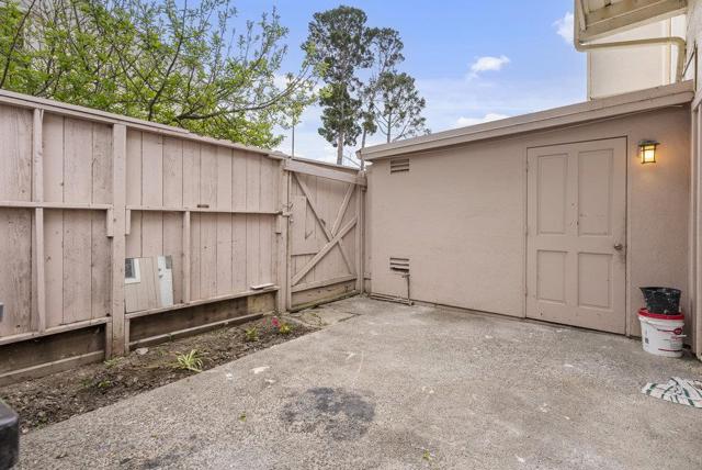 918 Acosta Plaza, Salinas CA: https://media.crmls.org/mediaz/825dc79a-46d9-4e4c-8d8c-6157474a0eff.jpg