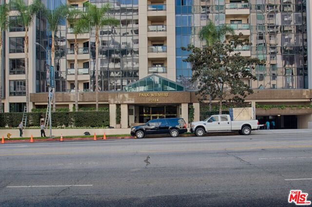 10724 Wilshire Boulevard, Los Angeles CA: https://media.crmls.org/mediaz/825dd0f8-d868-4cef-a26a-185578ba0f50.jpg