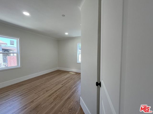 8640 Baring Cross Street, Los Angeles CA: https://media.crmls.org/mediaz/825e126b-ceb4-421a-b641-c002842d2645.jpg