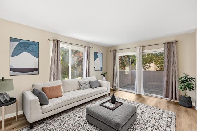 Detail Gallery Image 3 of 46 For 8448 via Sonoma #100,  La Jolla,  CA 92037 - 2 Beds | 1/1 Baths