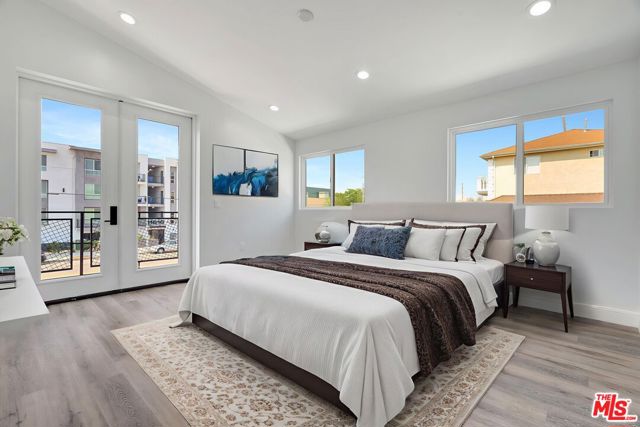 11611 Burbank Boulevard, North Hollywood CA: https://media.crmls.org/mediaz/825e8b77-2f56-4baa-a5d9-32af180def85.jpg