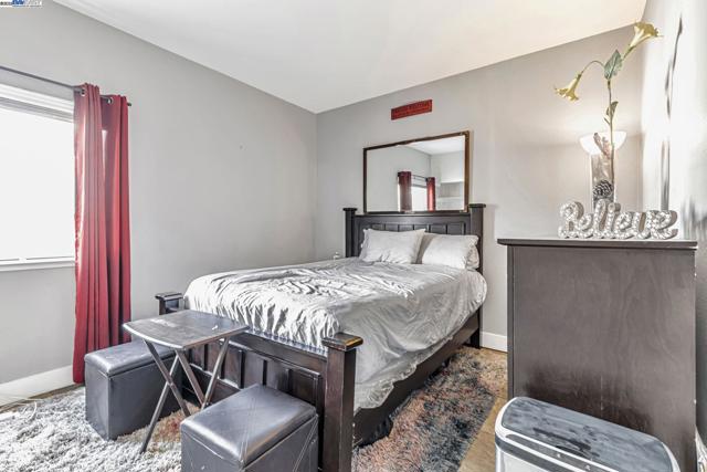 639 Eaker Ct, Antioch CA: https://media.crmls.org/mediaz/825f1c7b-c926-43e2-ab8d-e42f6b22b186.jpg