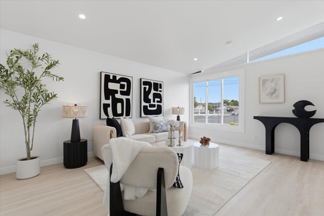 27707 La Porte Ave, Hayward CA: https://media.crmls.org/mediaz/825f2ad5-94fc-4ba6-abf7-91cbae714395.jpg