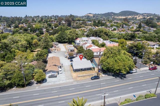 4825 San Pablo Dam Rd, El Sobrante CA: https://media.crmls.org/mediaz/825f2c8b-3c8f-432e-9205-be26089dddd8.jpg
