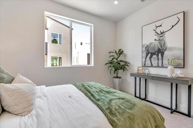 Image 19 of 36 For 326 Isabelline Court