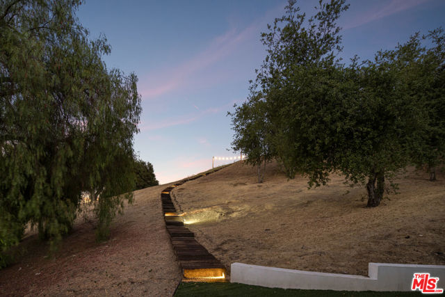 9425 Gierson Avenue, Chatsworth CA: https://media.crmls.org/mediaz/825fc781-307f-4596-a574-0bb3dfacd9c8.jpg
